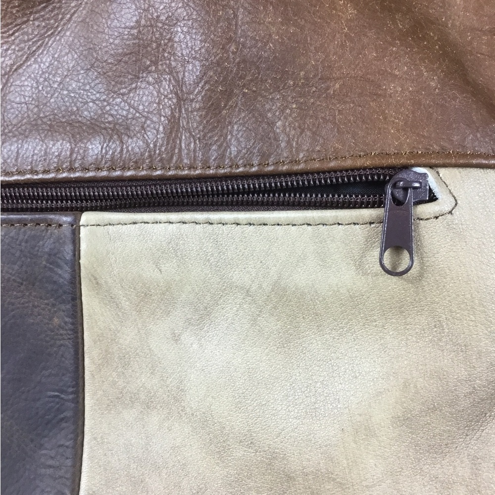 Classic Tan Leather Shoulder Bag - Timeless Women's Handbag - Picture 8 of 14